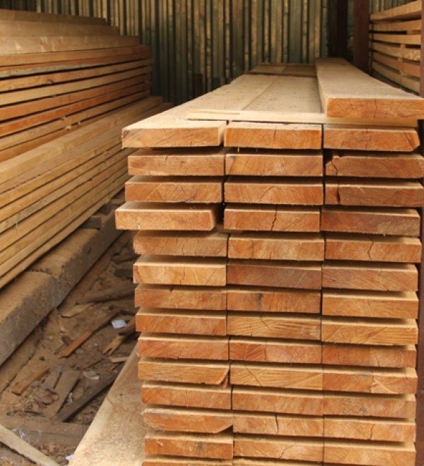 Обрезная доска из лиственницы 25x150x6000 мм